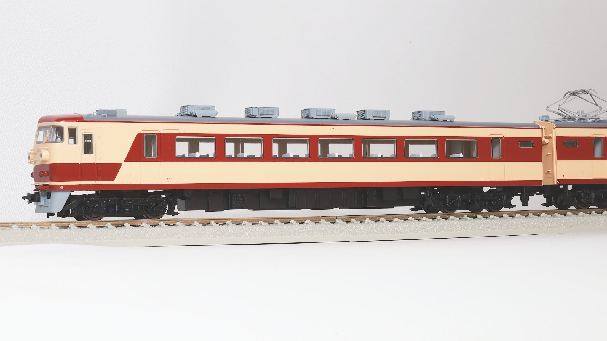 天賞堂 [55066] 157系特急色 冷房化初期 増結2輌セット (1:80 16.5mm/HOゲージ 動力車あり)