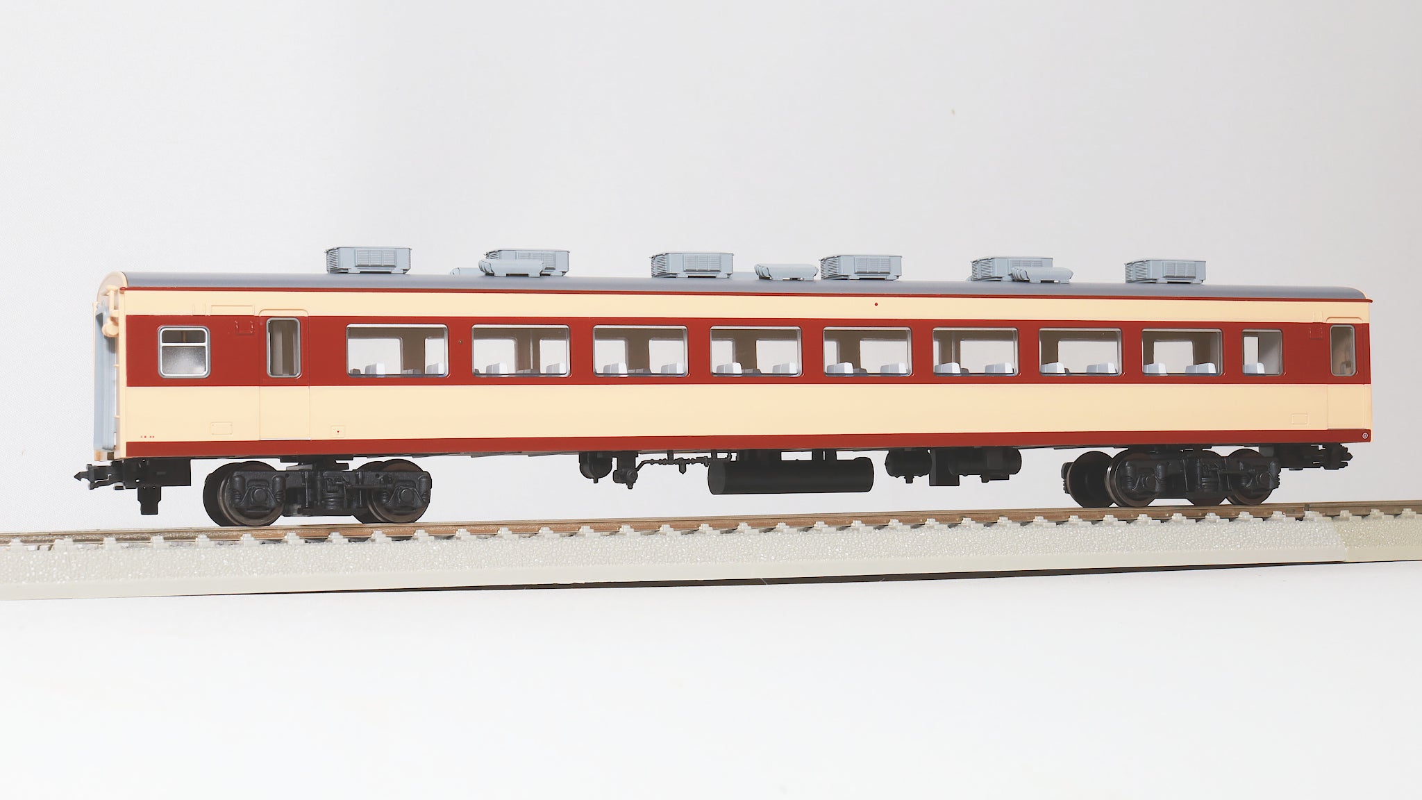 天賞堂 [55069] 157系 サハ157形 特急色（増結用単品） (1:80 16.5mm/HOゲージ 動力なし)