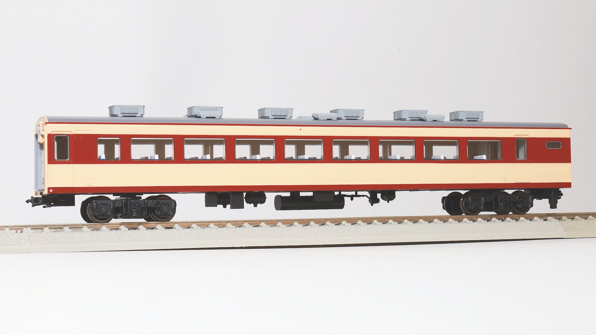 天賞堂 [55069] 157系 サハ157形 特急色（増結用単品） (1:80 16.5mm/HOゲージ 動力なし)
