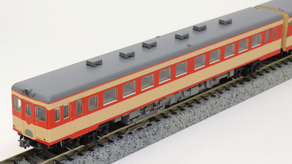TOMIX [98012] 国鉄 キハ26形ディーゼルカー（初期急行色・一段窓）2両