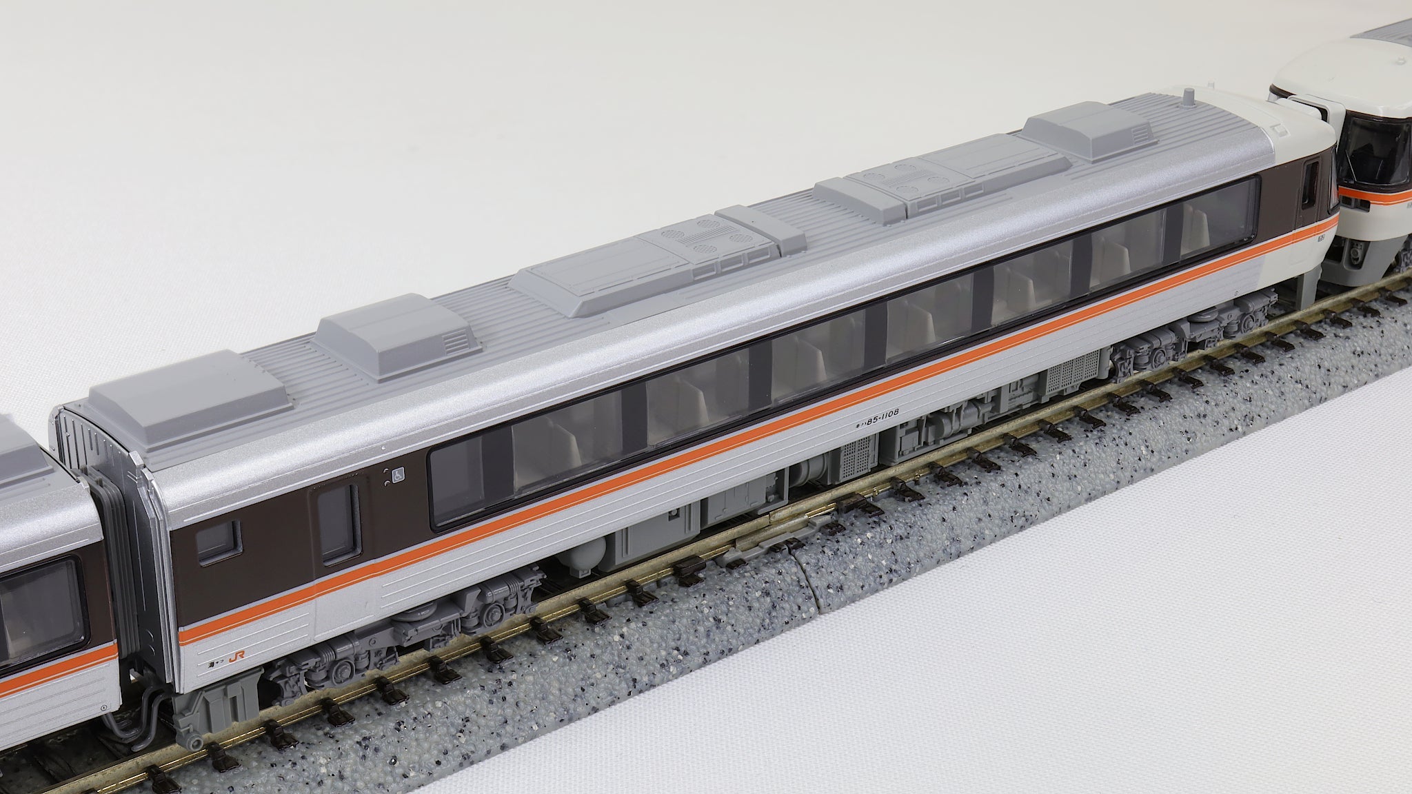 ☆ KATO キハ85系『 キハ85-202 Assy１両分セット』 - 鉄道模型